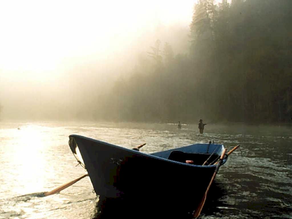 pecheur_en_barque.jpg (54047 octets)